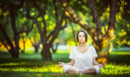 世俱杯直播-火箭队与灰熊队季前赛对战亮点与战术解读